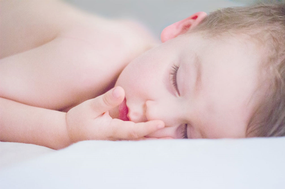 满月供卵宝宝可以出门吗?——安全与健康的考量 满月供卵宝宝可以出门吗?——安全与健康的考量